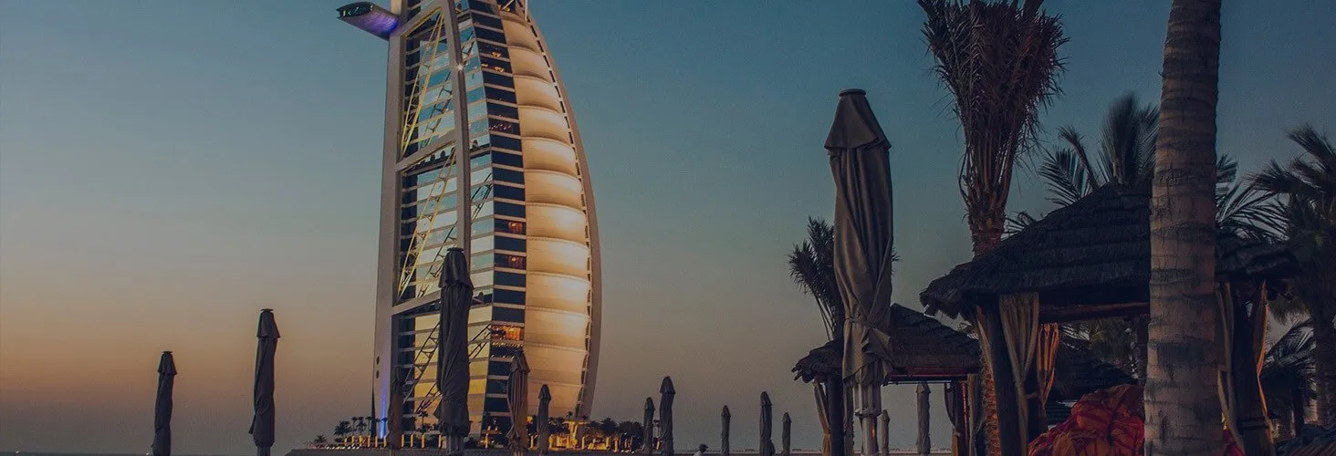 Interfaz de usuario intuitiva del sistema de gestión hotelera QuoHotel, mostrando módulos ERP, PMS y CRM para optimizar la operativa de hoteles.