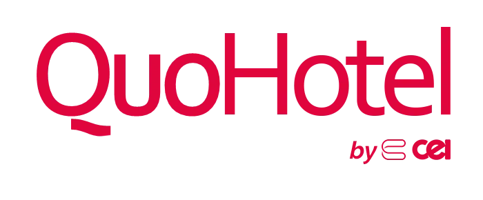 El nuevo logo de Quo Hotel by CEI en tono rosa vibrante, simbolizando modernidad y elegancia en la marca hotelera.