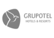 Logo de Grupotel Hotels & Resorts en color gris, un diseño minimalista que representa la marca con elegancia. Ideal para identificar la cadena hotelera en sitios web corporativos y de reservas online.